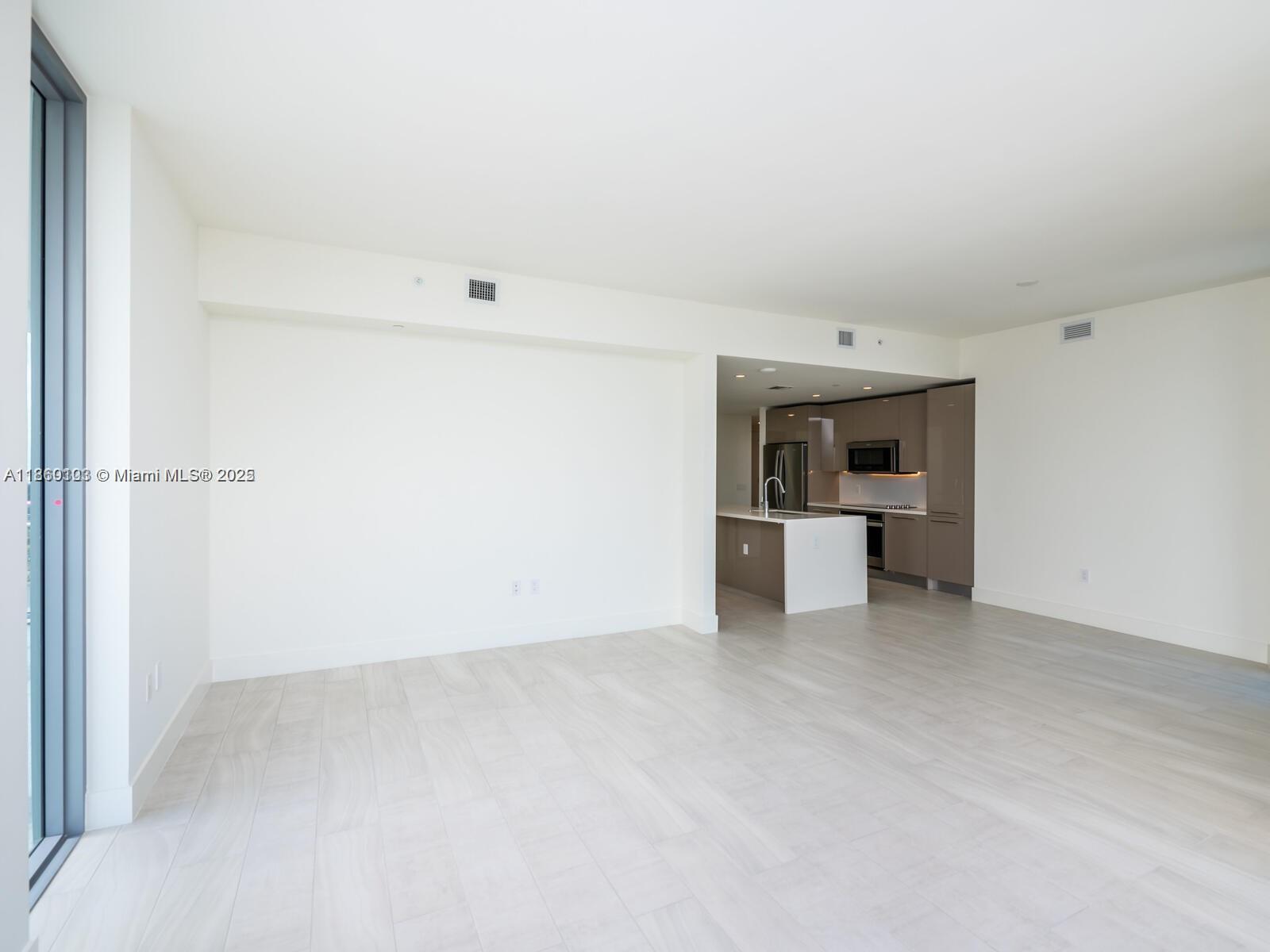 2000 Metropica Way 2509 Property Photo 29