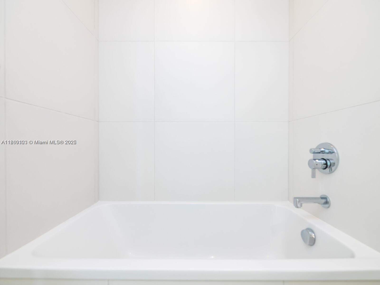 2000 Metropica Way 2509 Property Photo 36