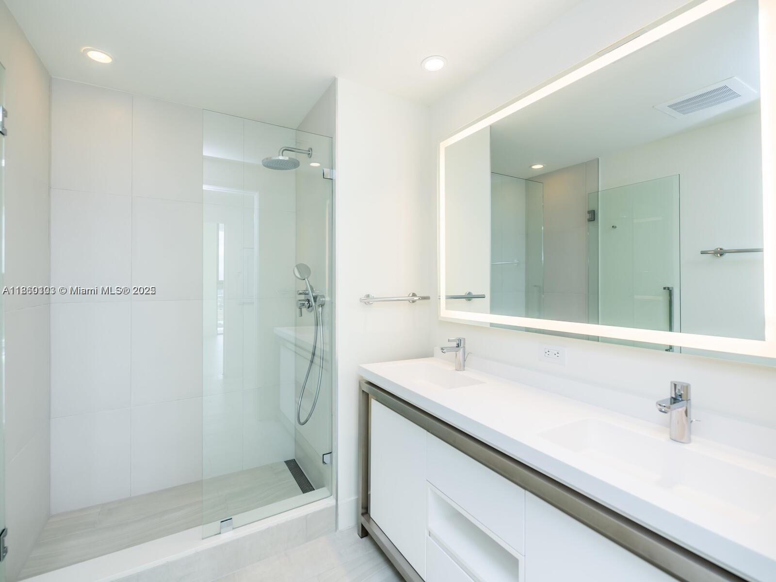 2000 Metropica Way 2509 Property Photo 44