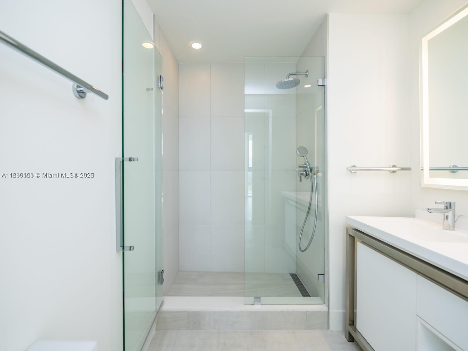 2000 Metropica Way 2509 Property Photo 46