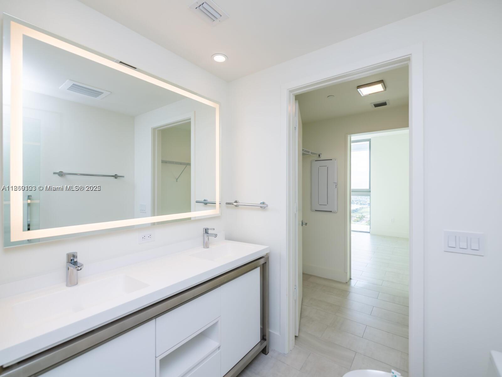 2000 Metropica Way 2509 Property Photo 47