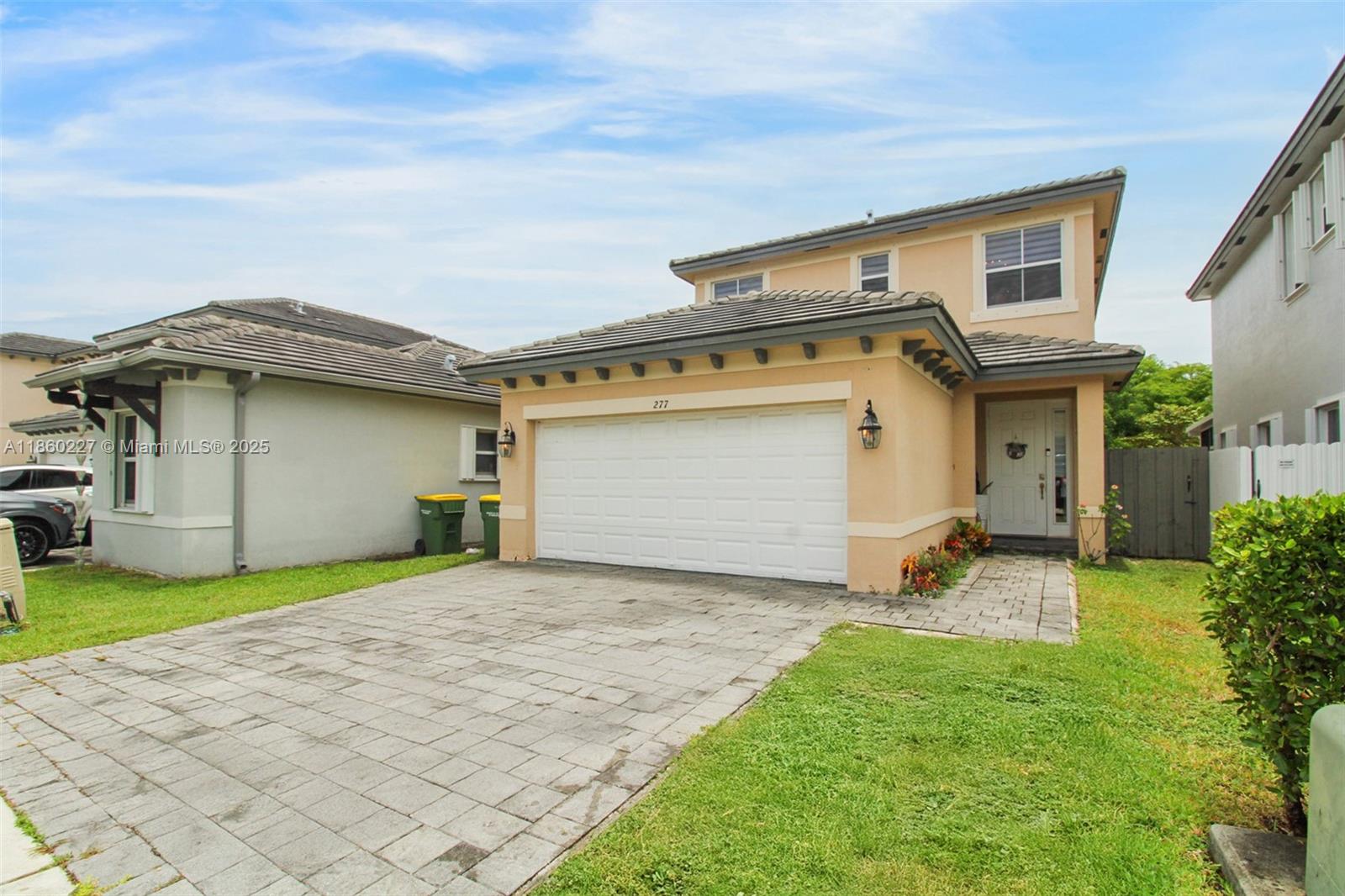 277 SE 31st Ave Property Photo 1