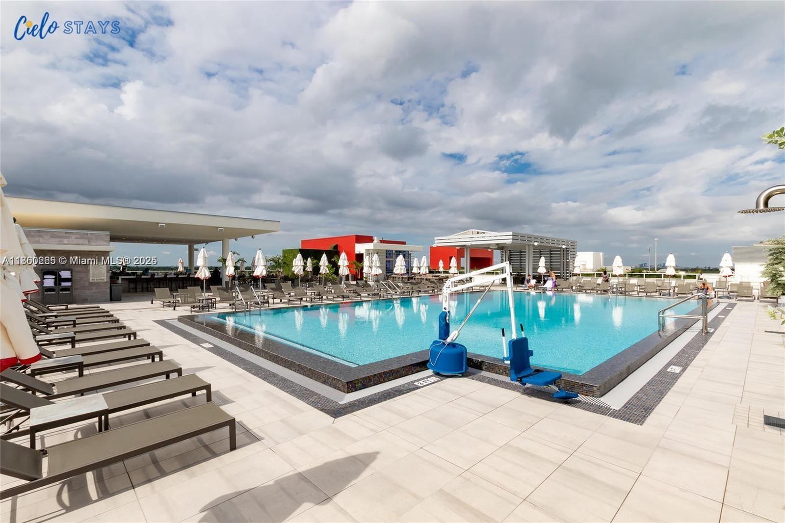 777 N Ocean Dr S409 Property Photo 21