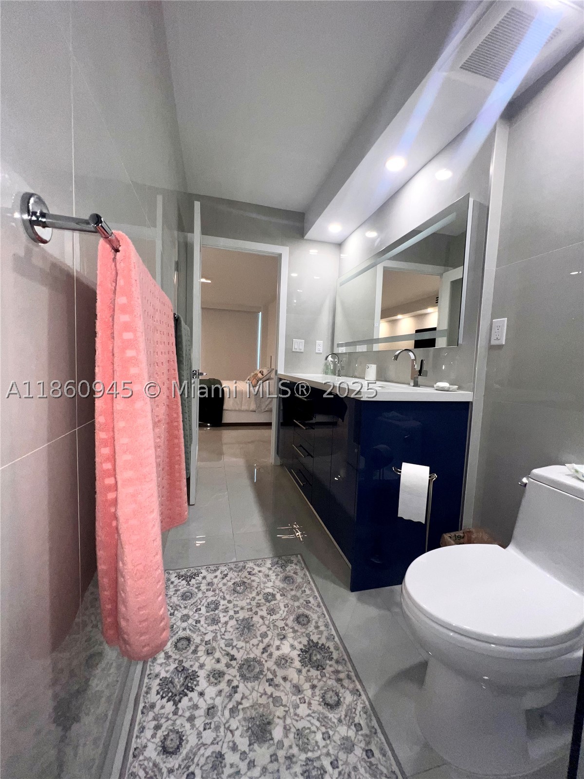 100 Bayview Dr 1524 Property Photo 12