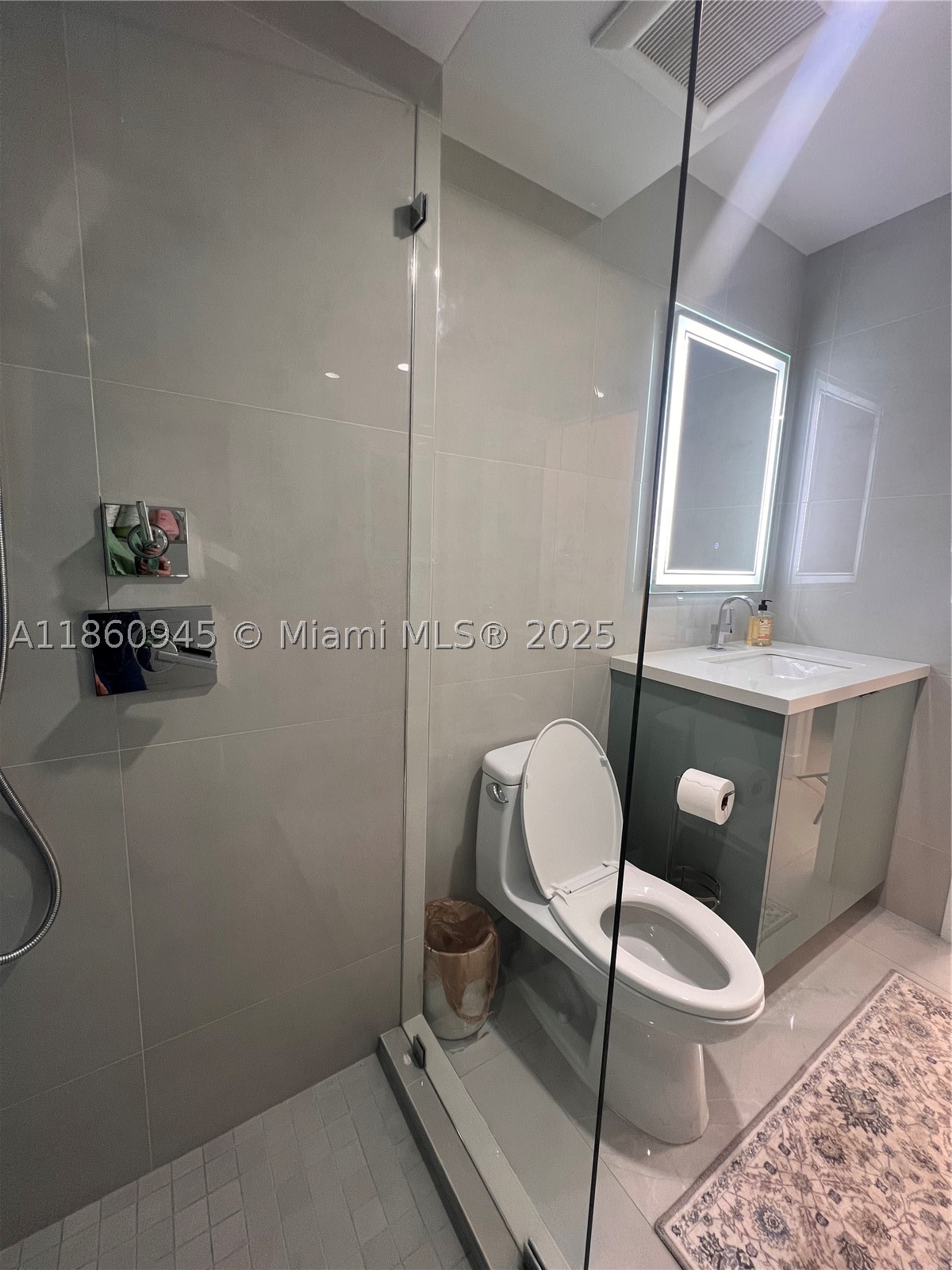 100 Bayview Dr 1524 Property Photo 18