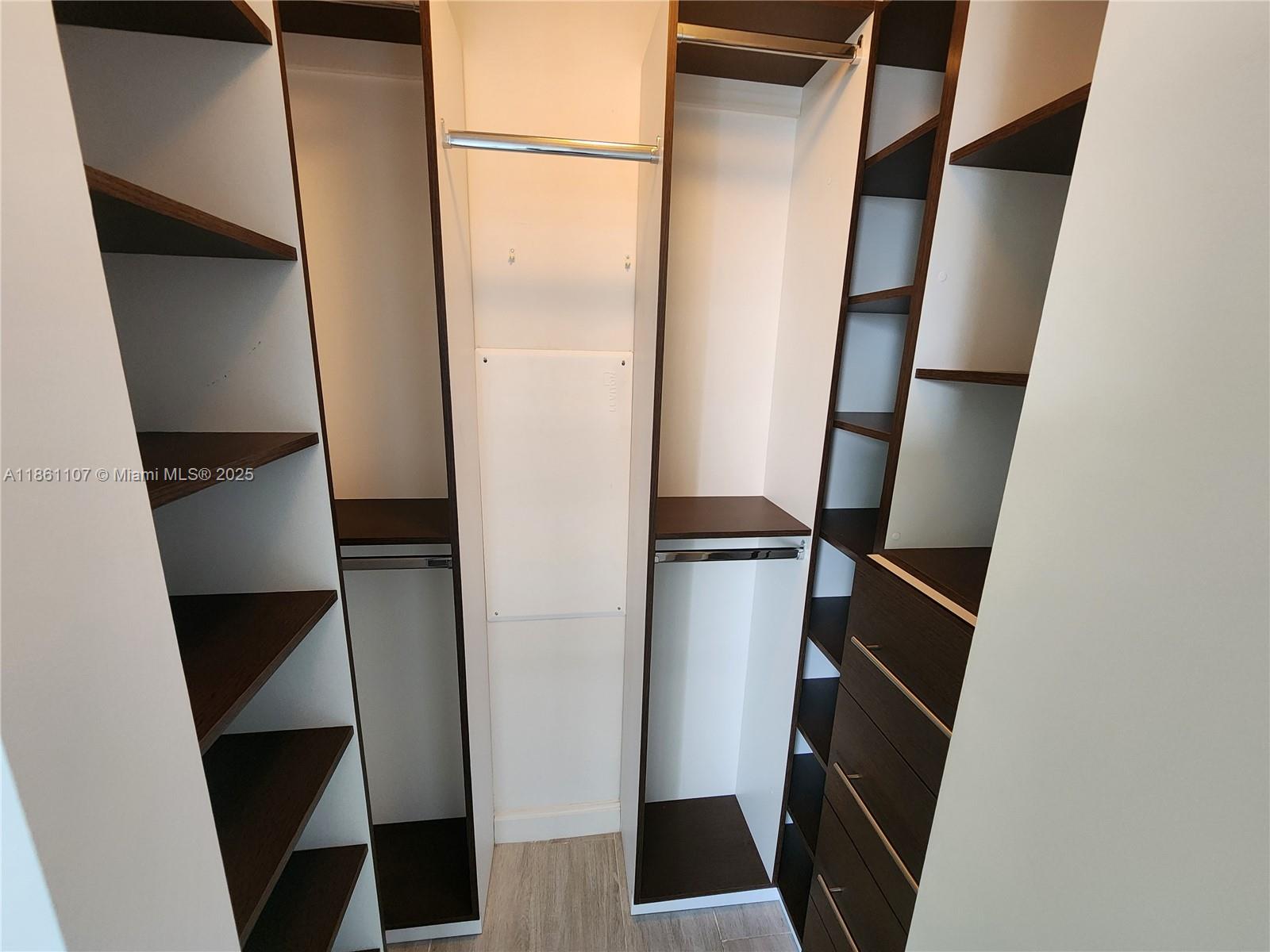 55 Sw 9th St 1402 Property Photo 13