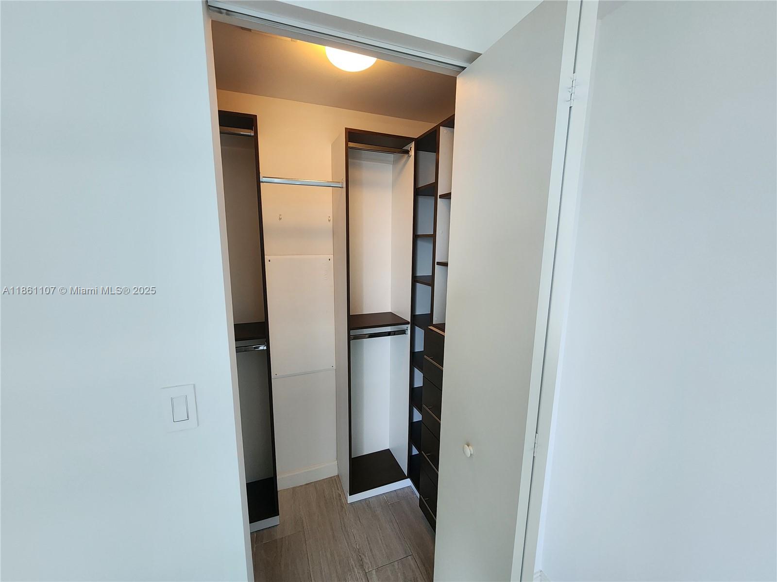 55 Sw 9th St 1402 Property Photo 14