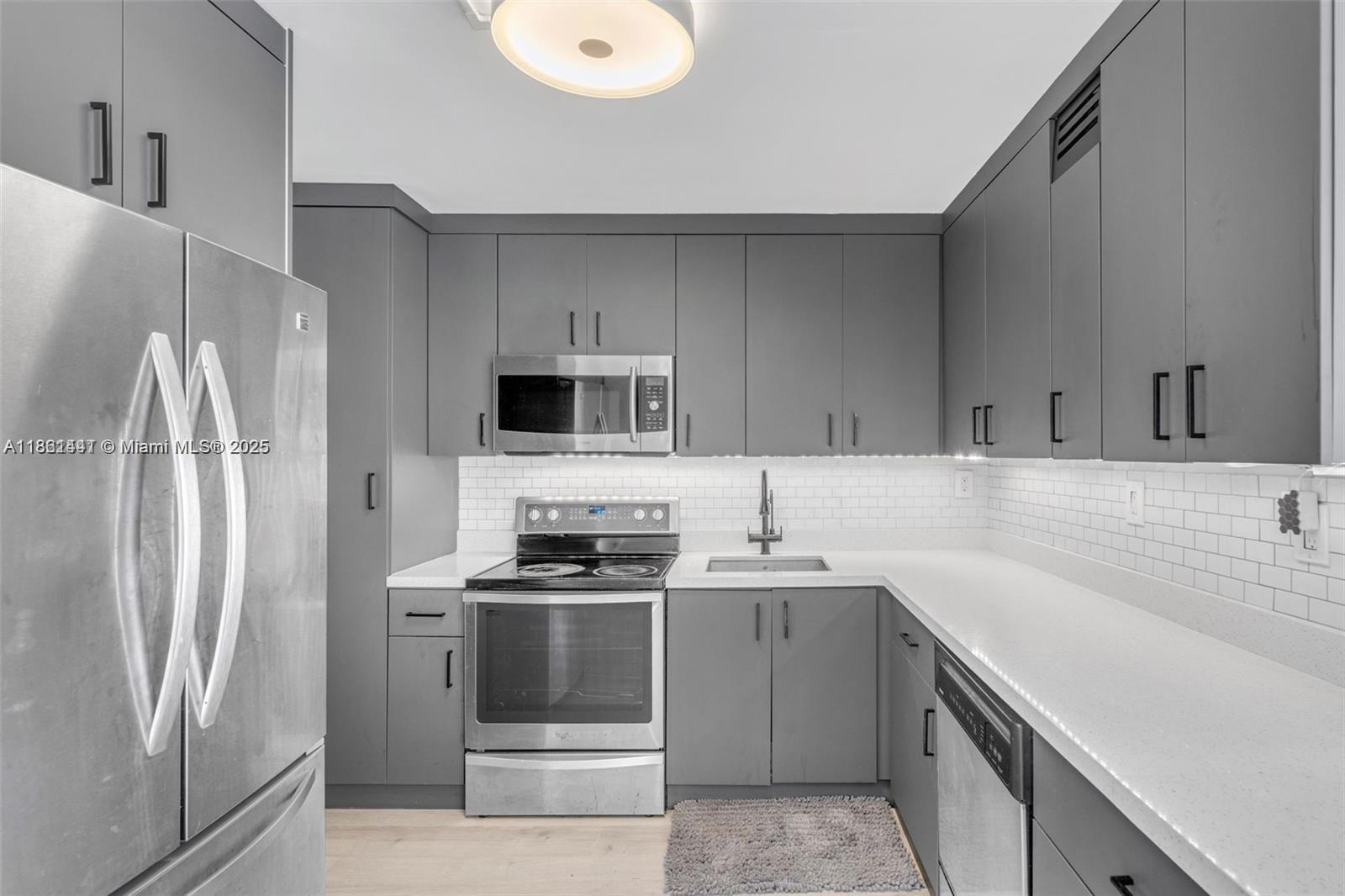 6900 Bay Dr 11f Property Photo 2