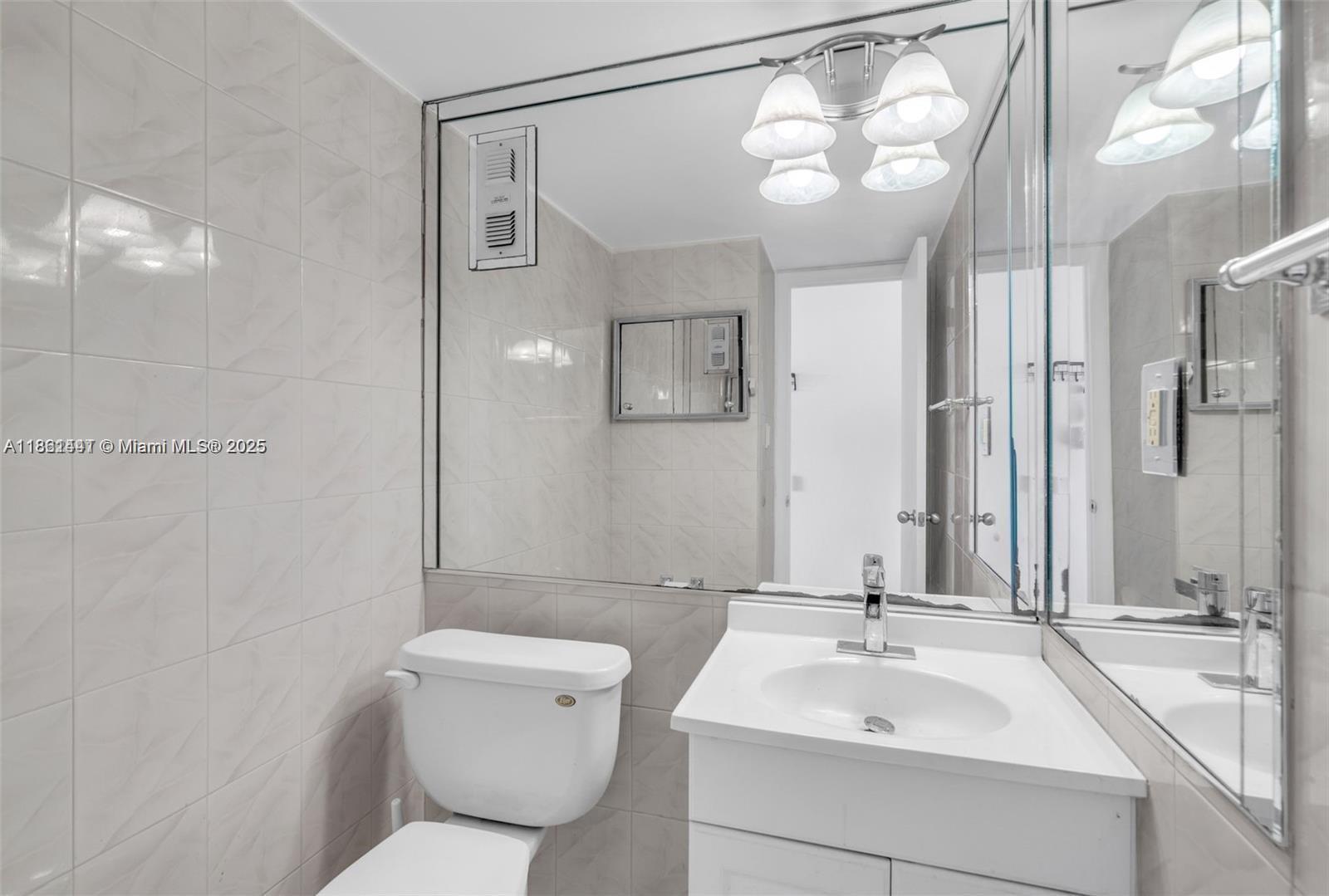 6900 Bay Dr 11f Property Photo 6