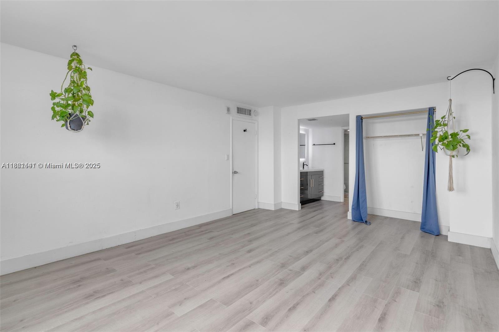 6900 Bay Dr 11f Property Photo 11