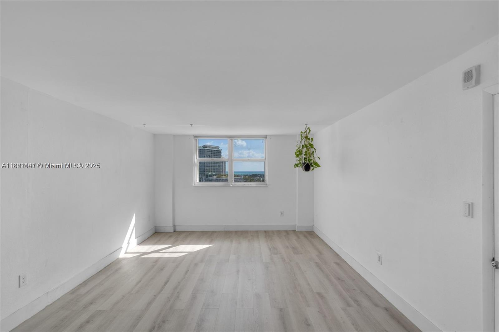 6900 Bay Dr 11f Property Photo 15