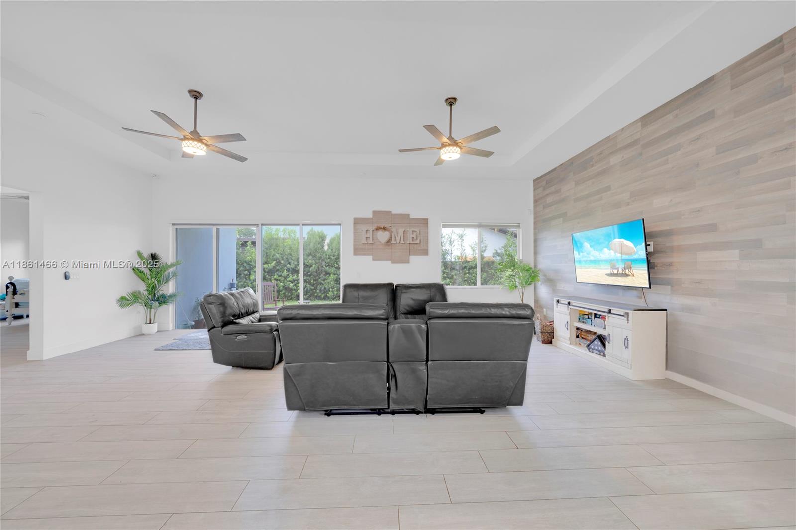 15012 Sw 177th Ter Property Photo 6