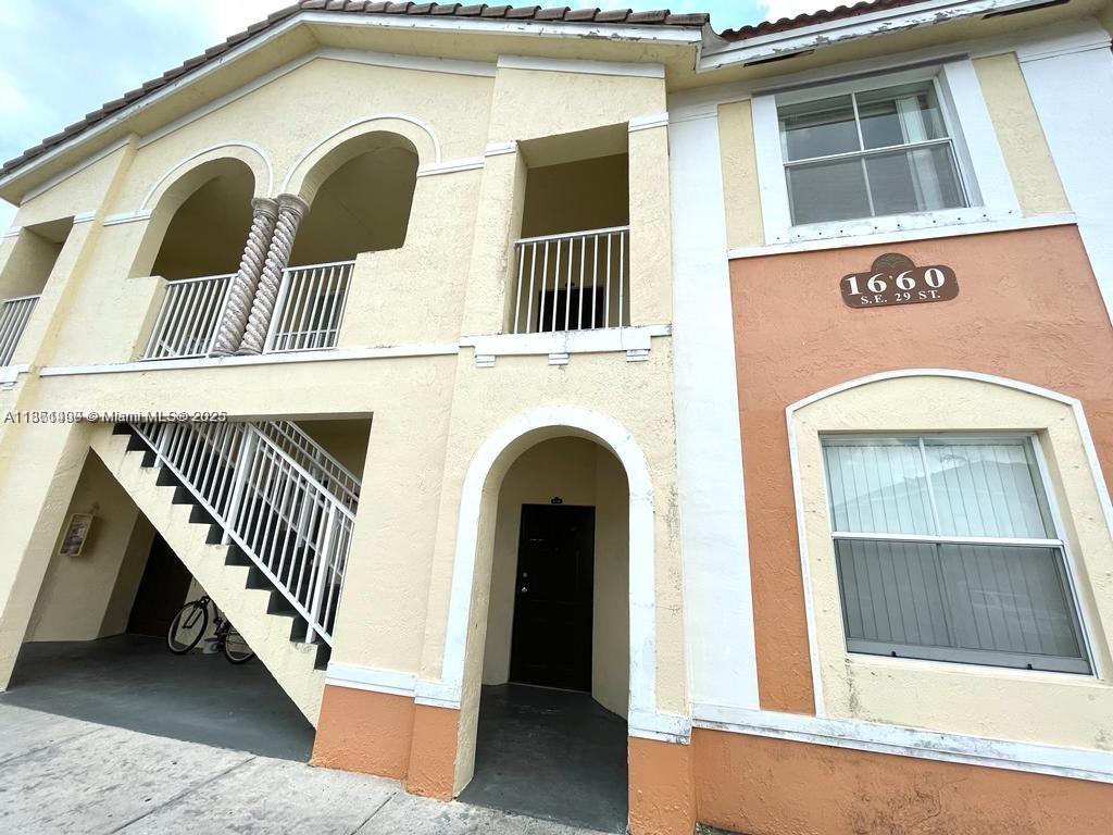 1660 Se 29th St 200 Property Photo 1