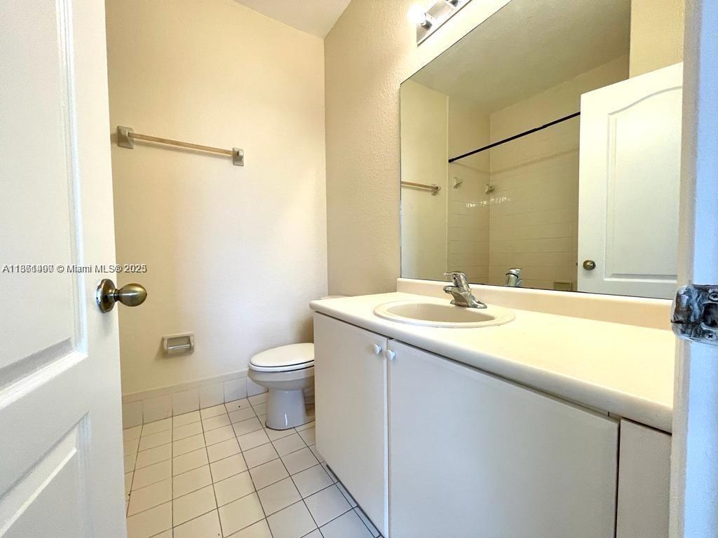 1660 Se 29th St 200 Property Photo 17