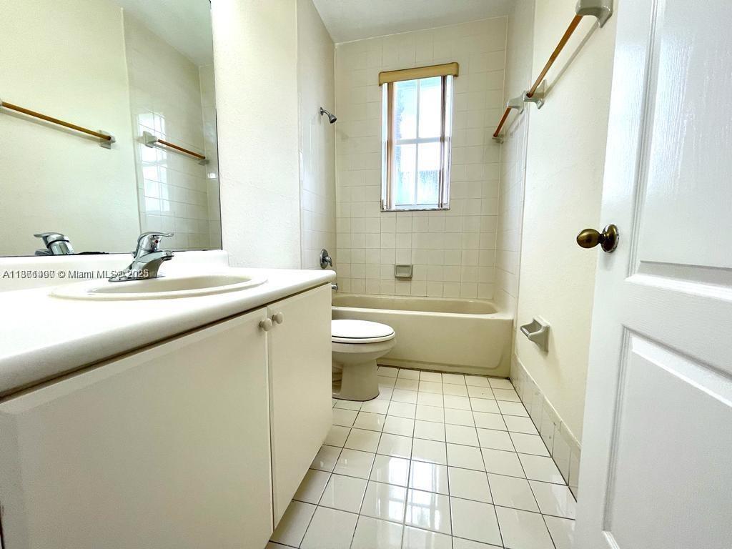 1660 Se 29th St 200 Property Photo 18