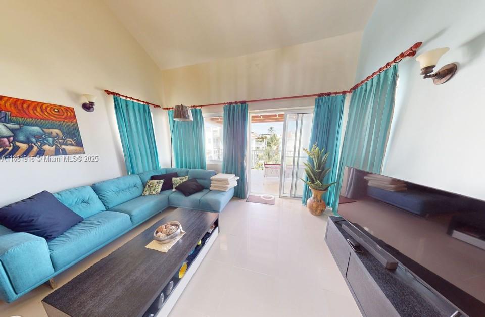 A11861916 Property Photo 6