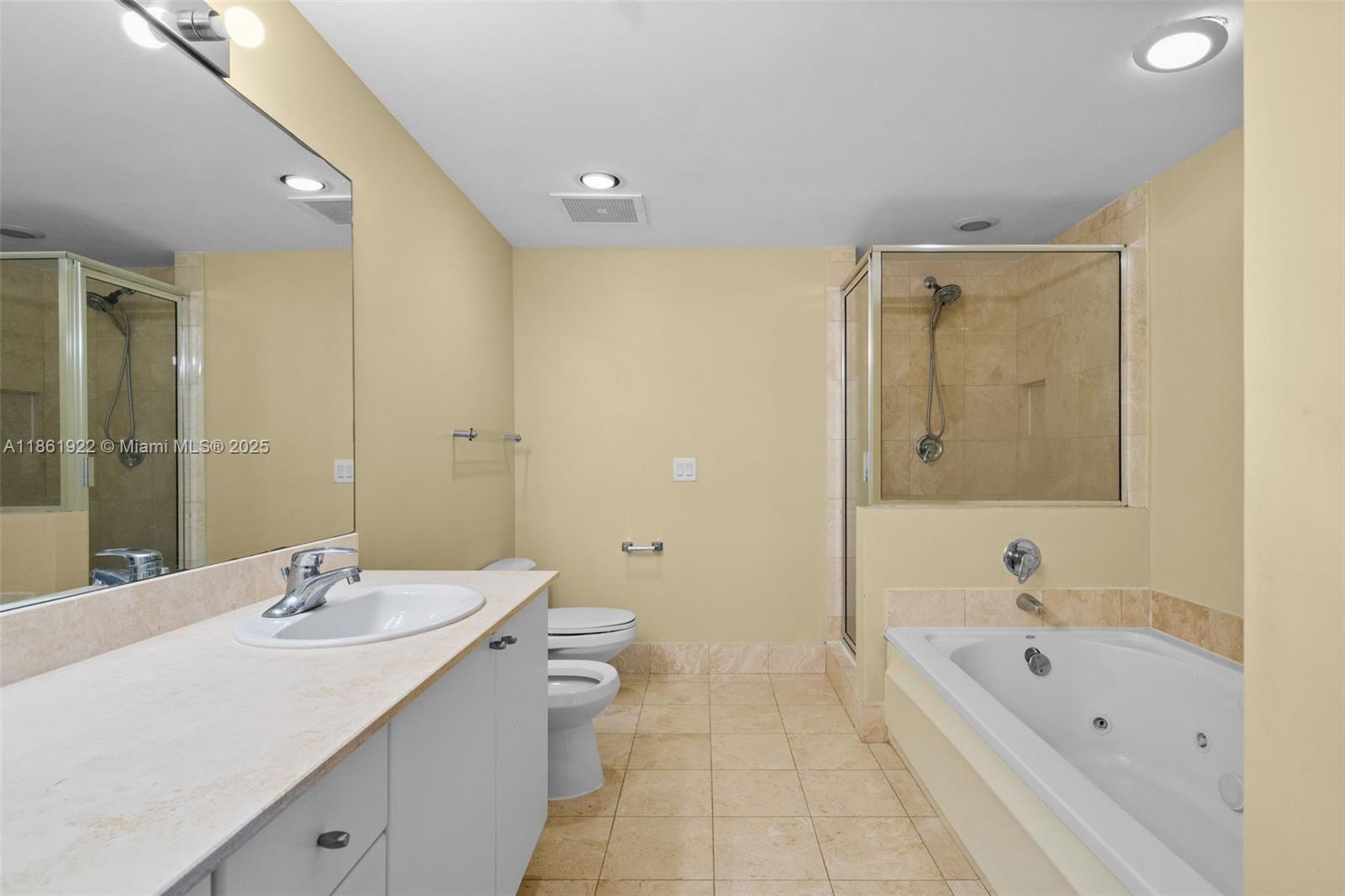 A11861922 Property Photo 23