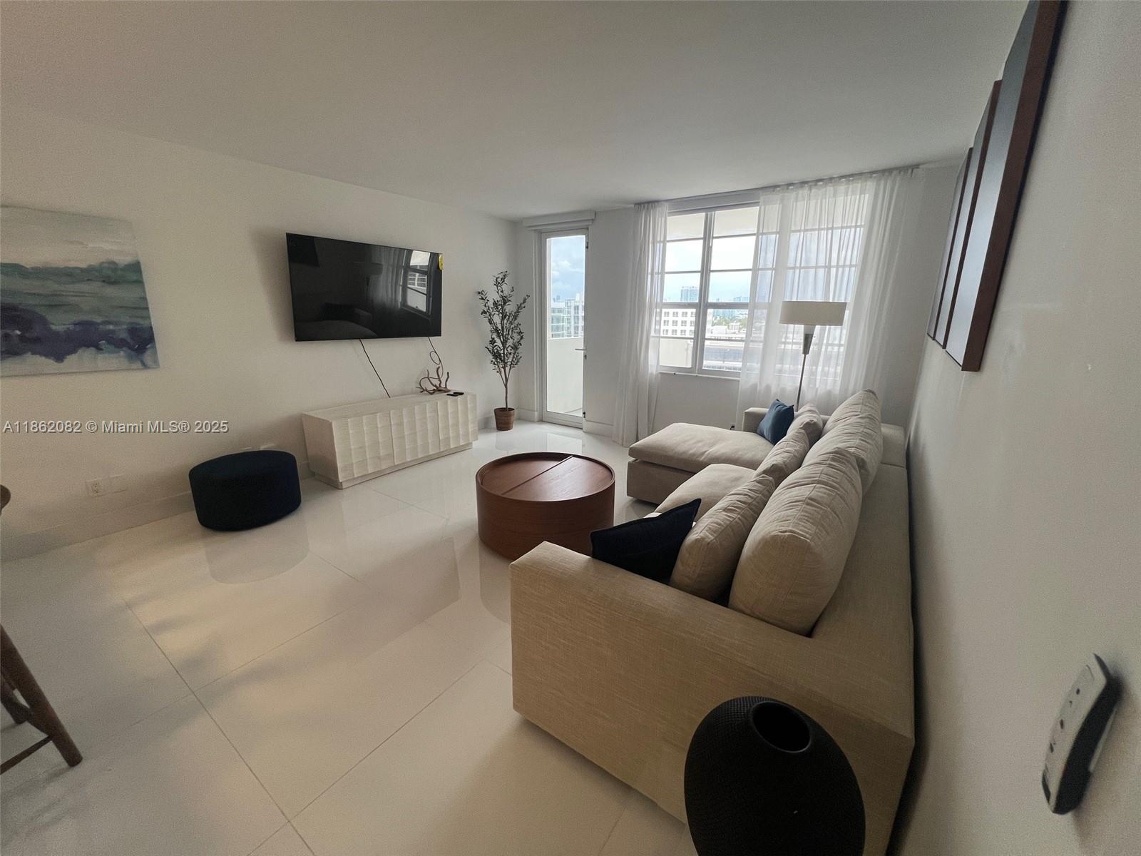 100 Lincoln Rd 1022 Property Photo 4