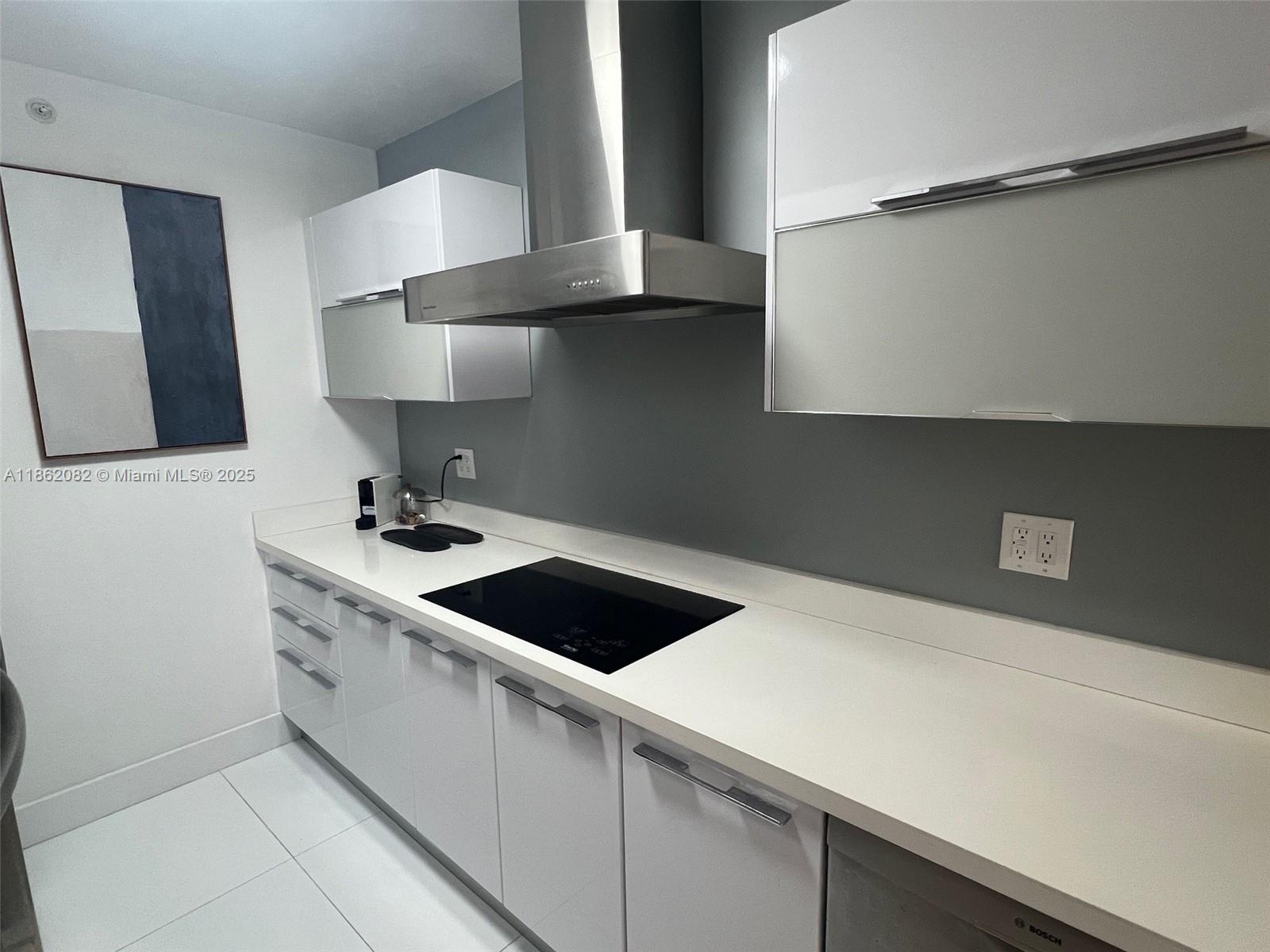 100 Lincoln Rd 1022 Property Photo 15