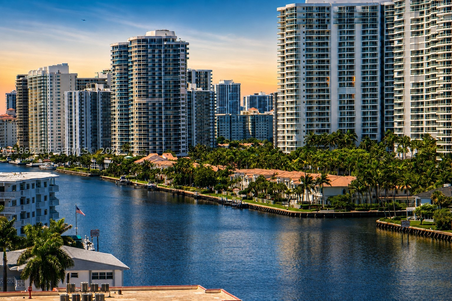 2017 S Ocean Dr 1008 Property Photo 4