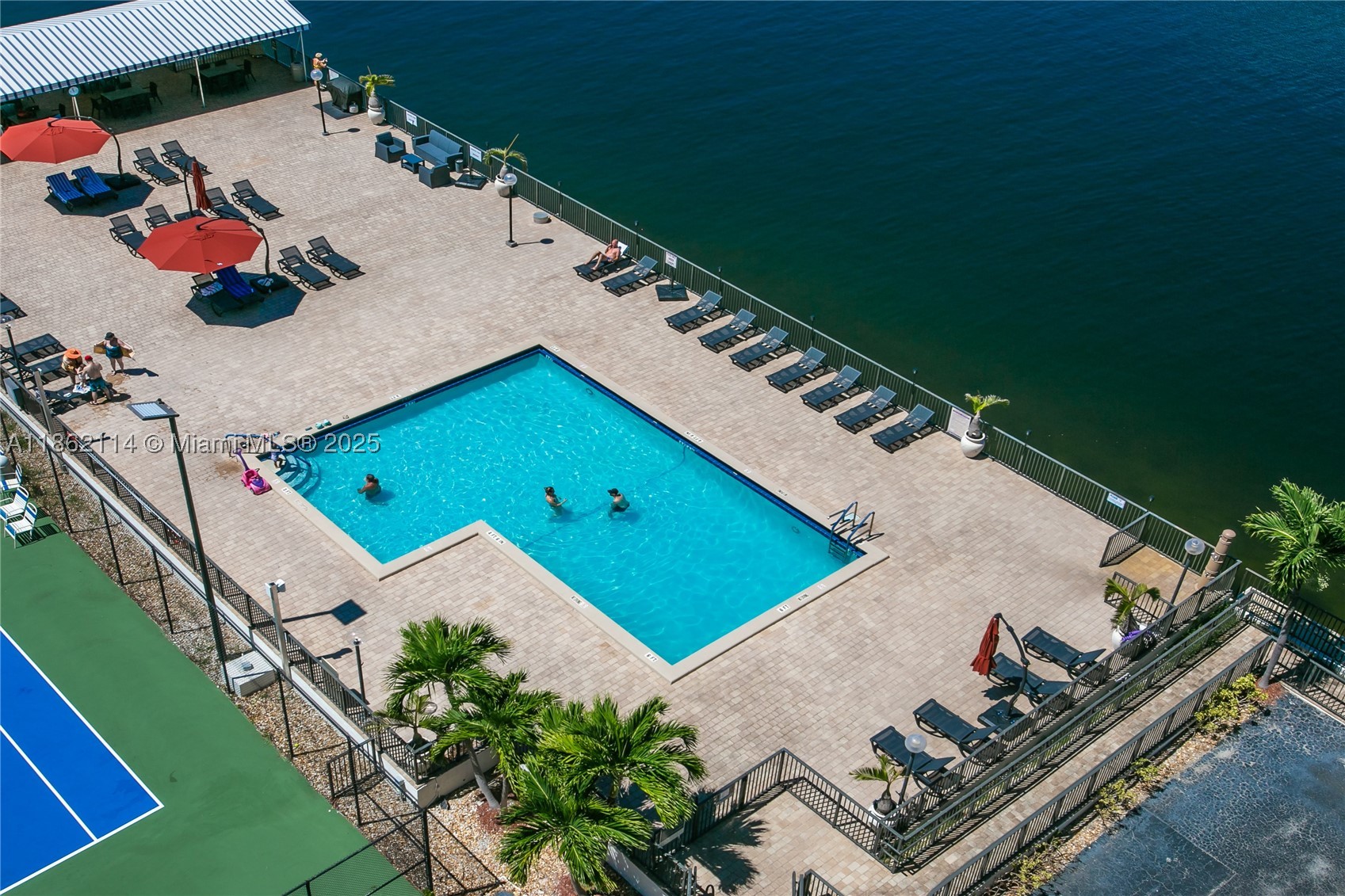 2017 S Ocean Dr 1008 Property Photo 5