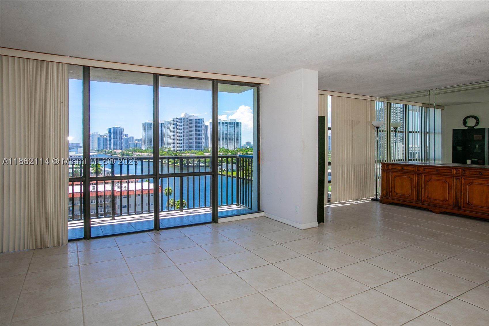 2017 S Ocean Dr 1008 Property Photo 8