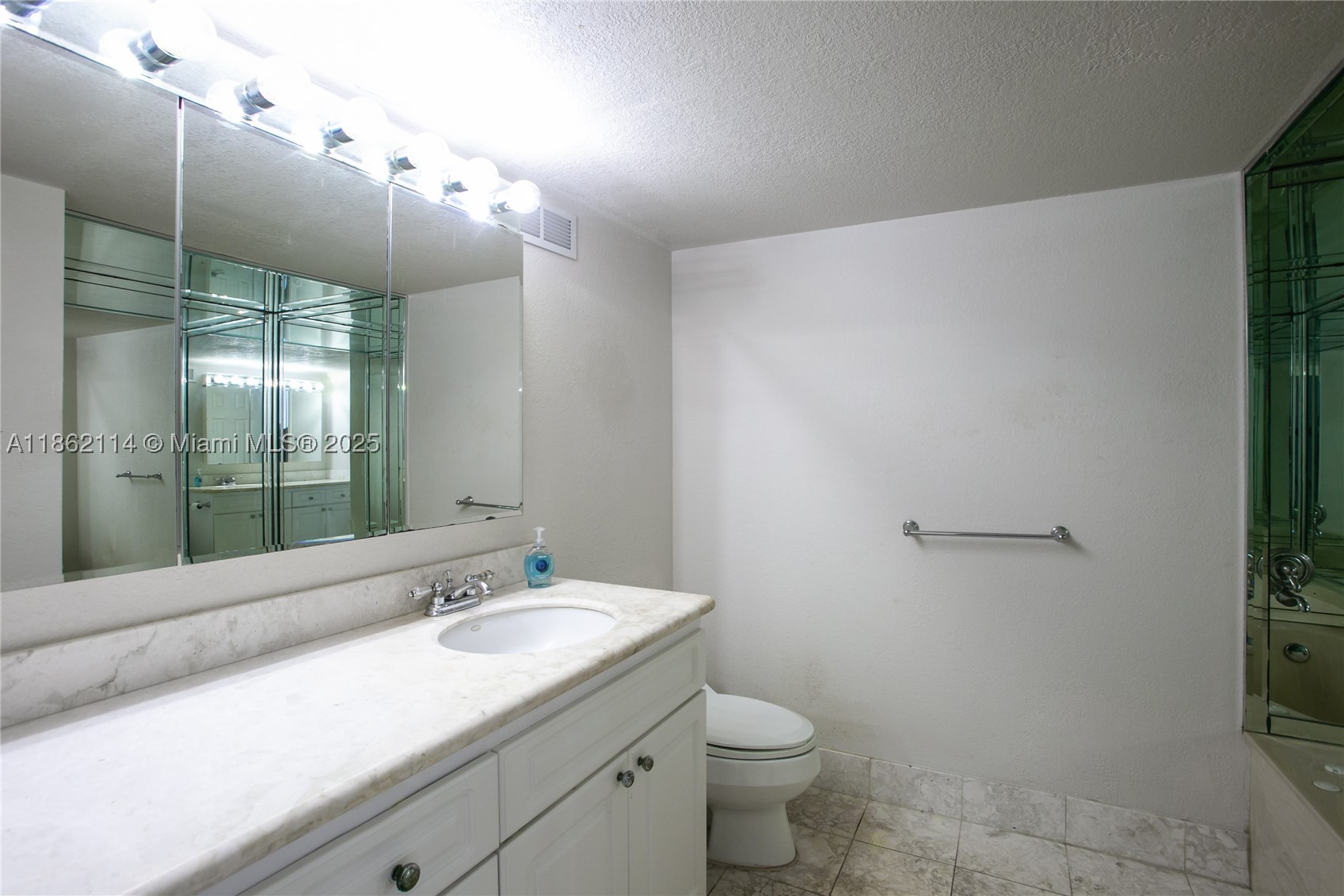2017 S Ocean Dr 1008 Property Photo 10