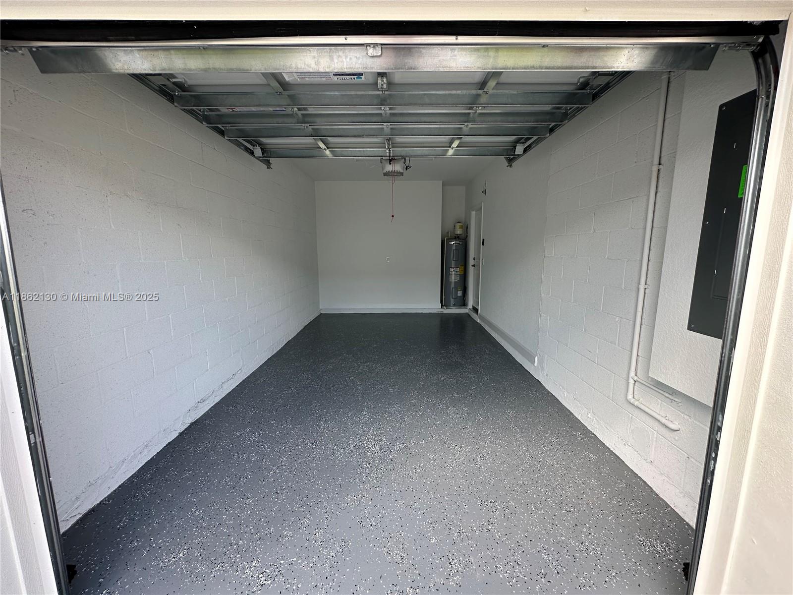 402 SE Crossoak Ln 402