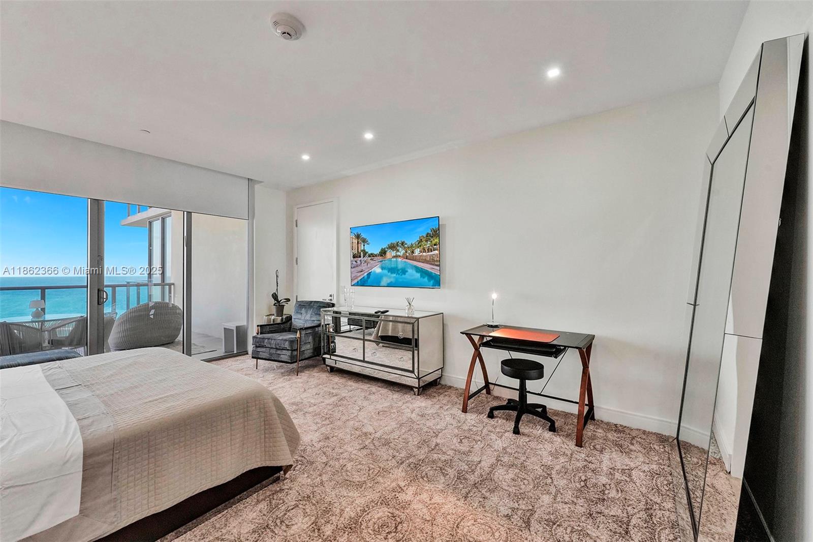 A11862366 Property Photo 31