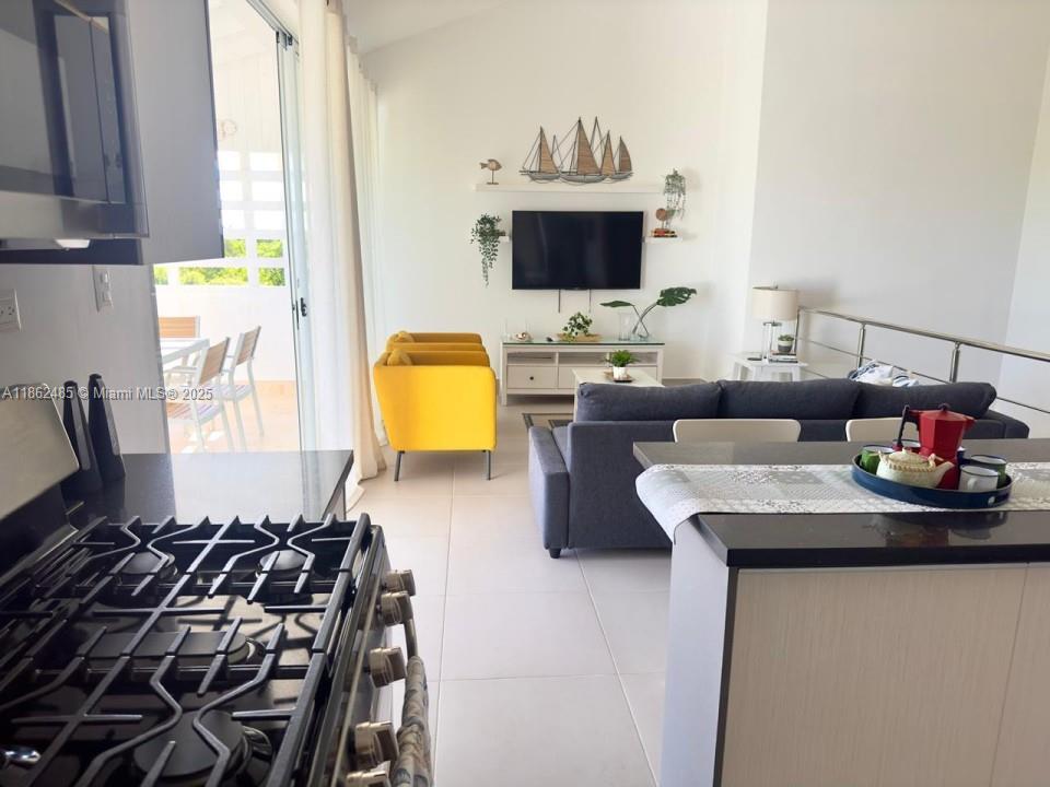 A11862485 Property Photo 2
