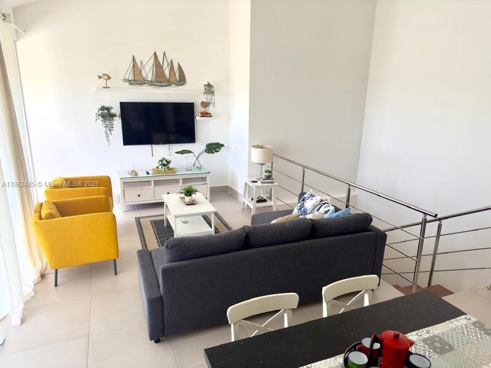 A11862485 Property Photo 4