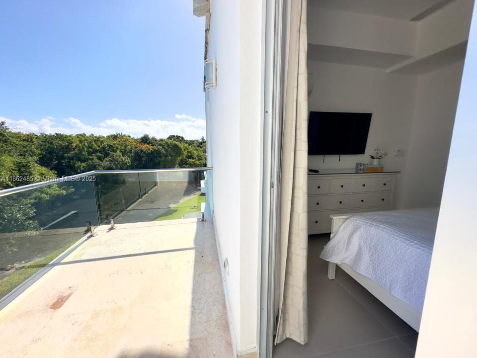 A11862485 Property Photo 11