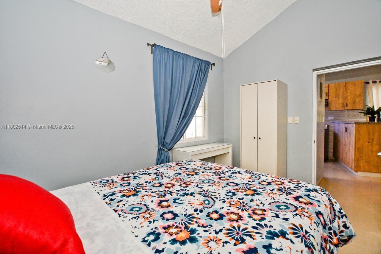 A11862514 Property Photo 6