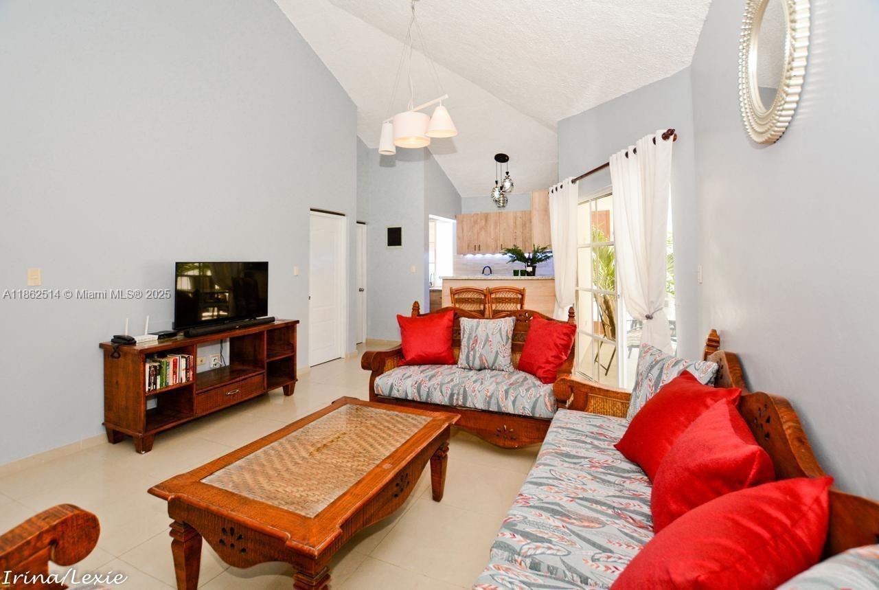 A11862514 Property Photo 9