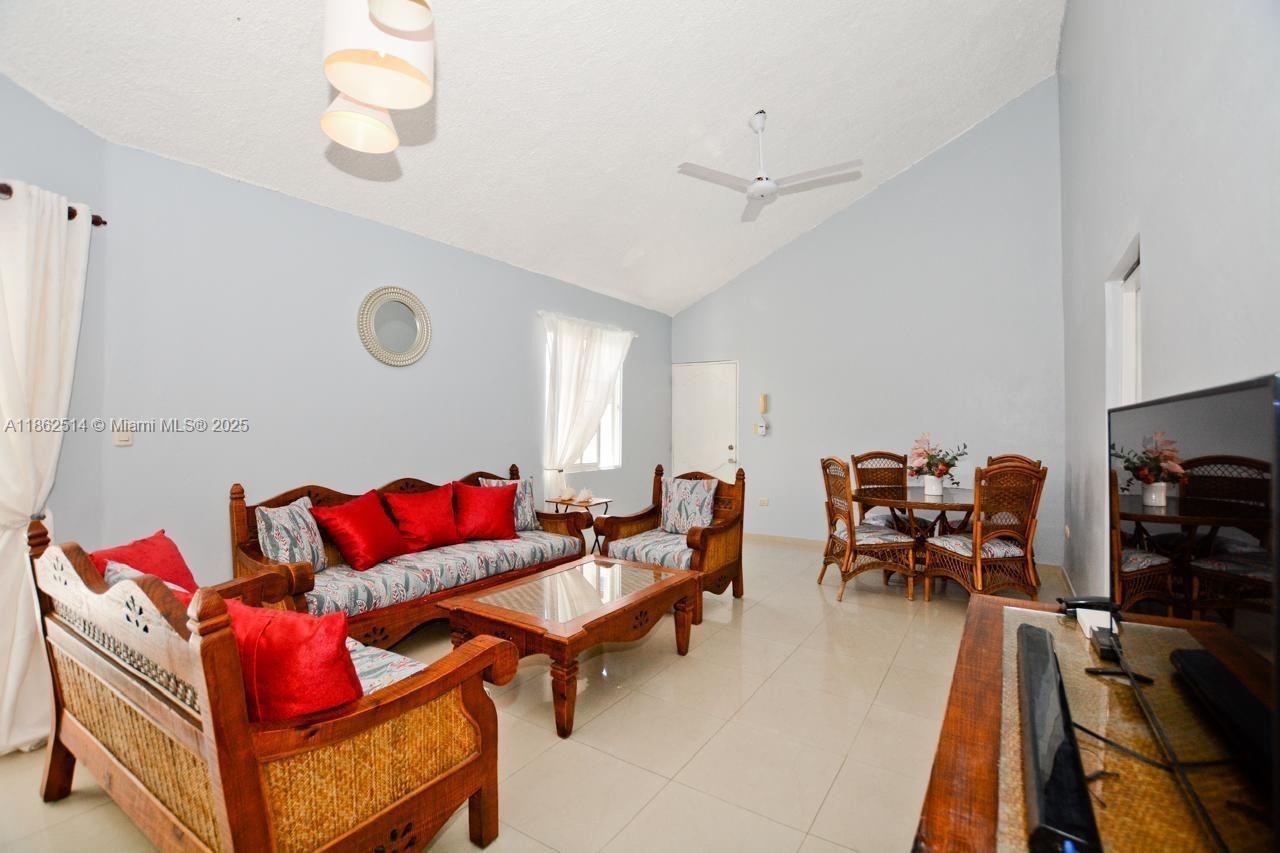 A11862514 Property Photo 18