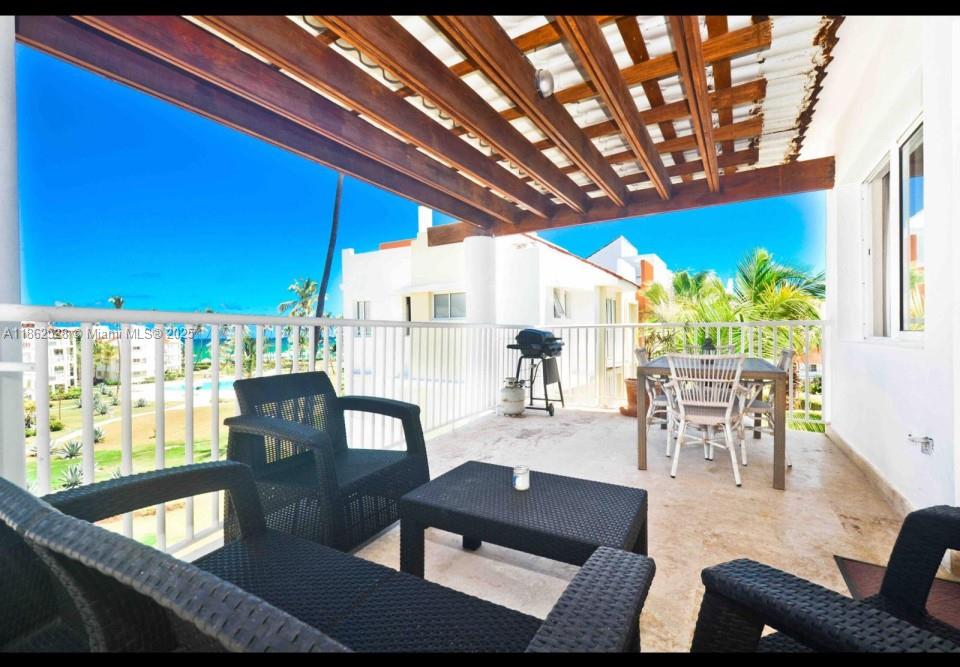 A11862528 Property Photo 8