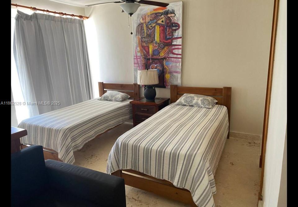 A11862528 Property Photo 12