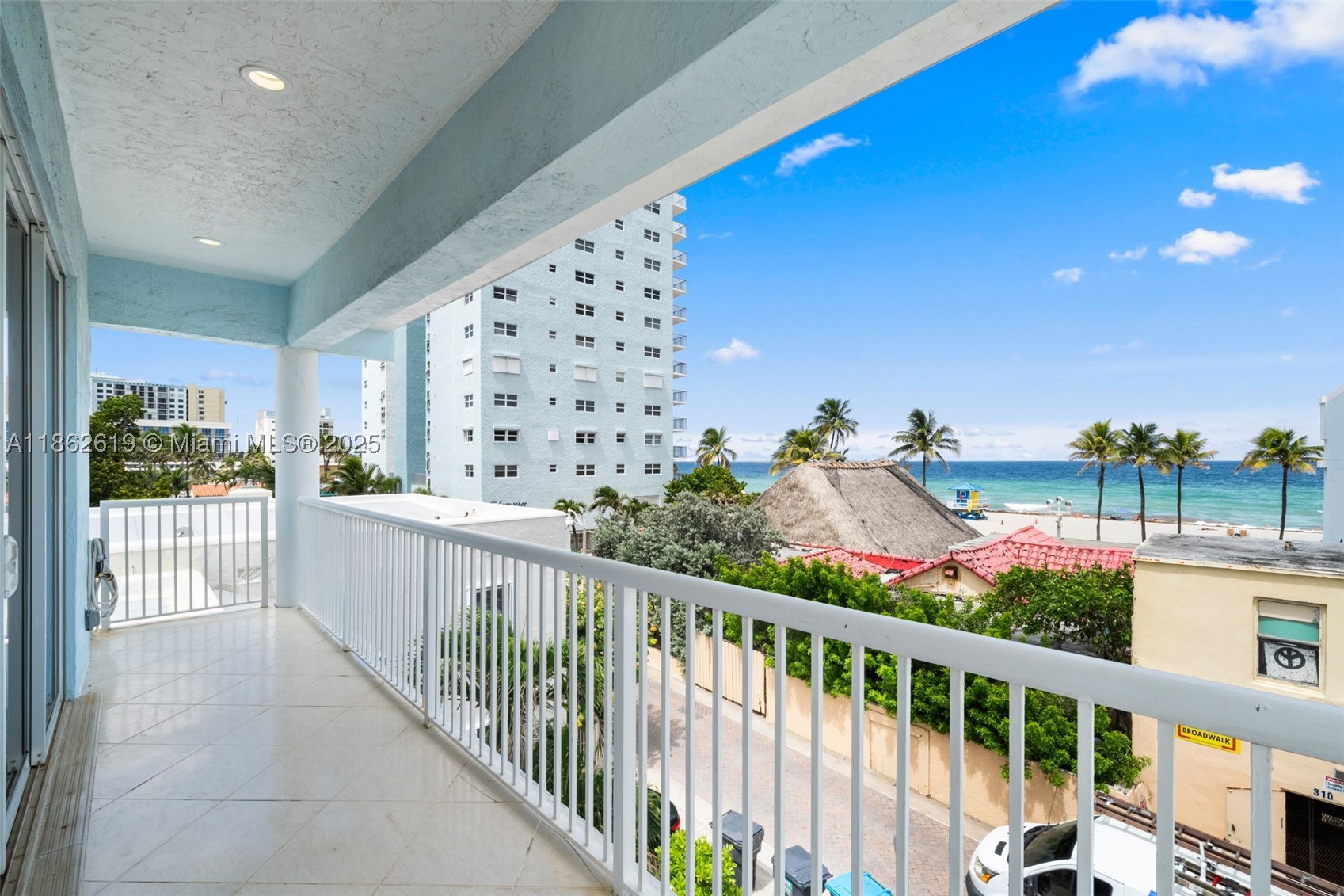 311 N Surf Rd 311 Property Photo 34