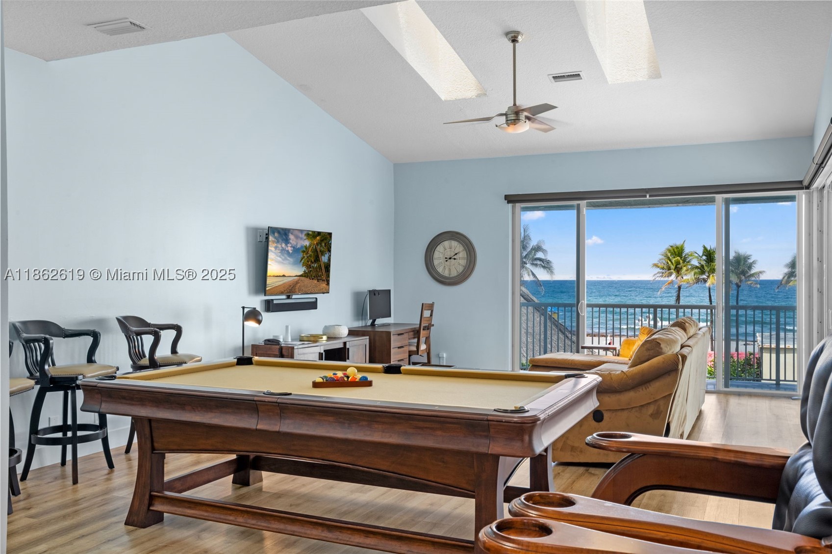 311 N Surf Rd 311 Property Photo 42