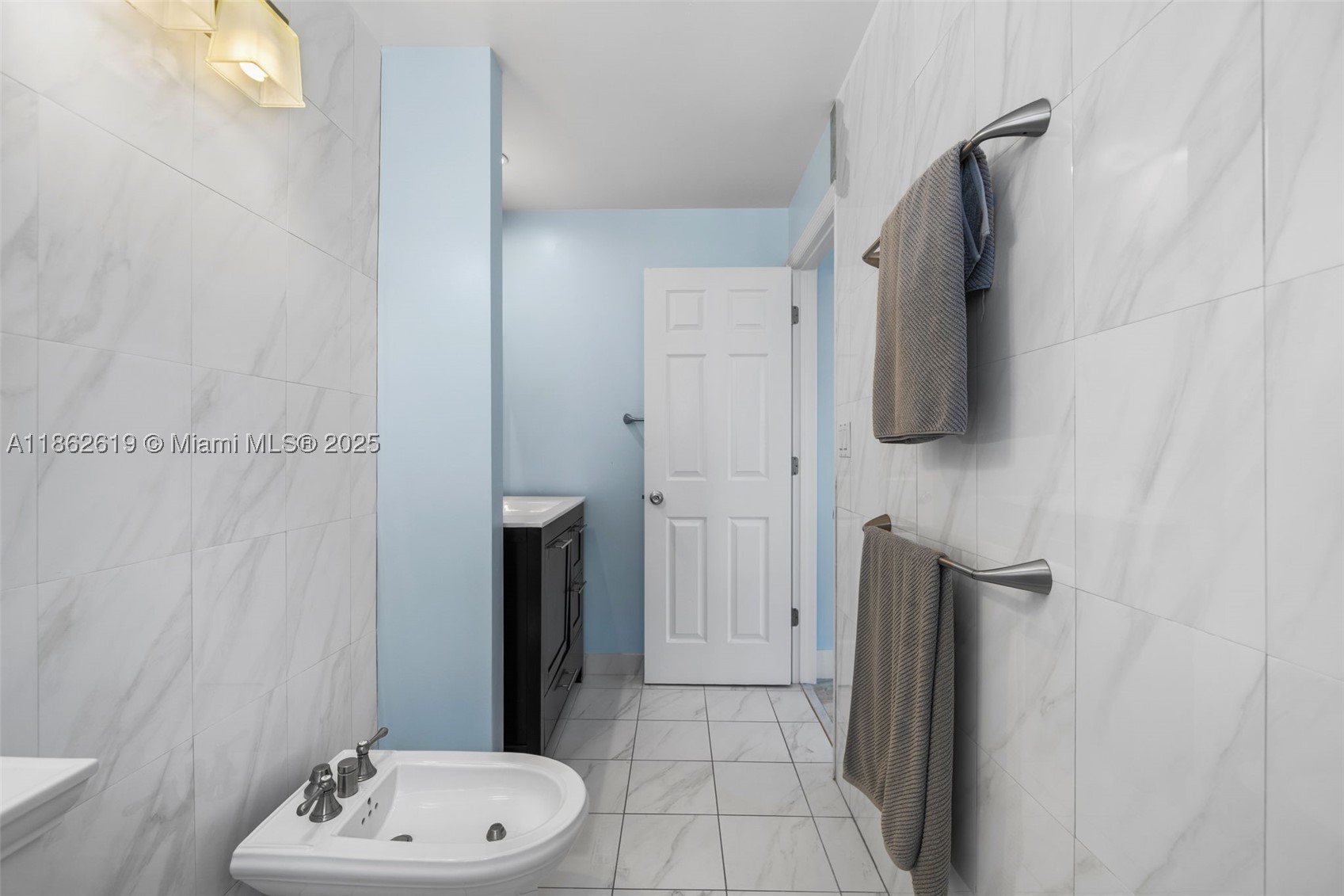 311 N Surf Rd 311 Property Photo 47