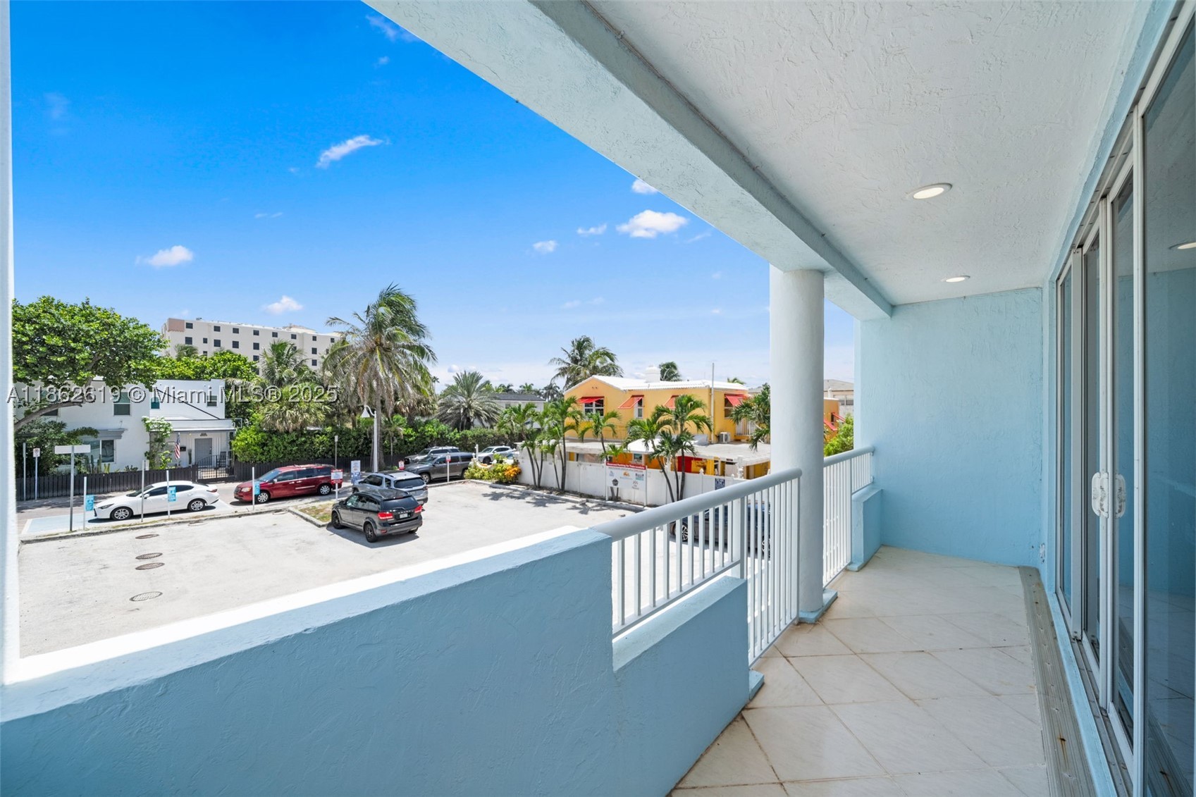 311 N Surf Rd 311 Property Photo 52
