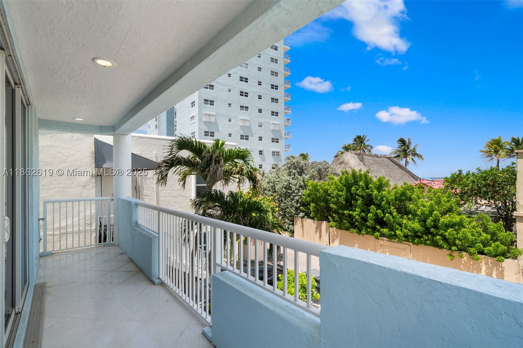 311 N Surf Rd 311 Property Photo 53