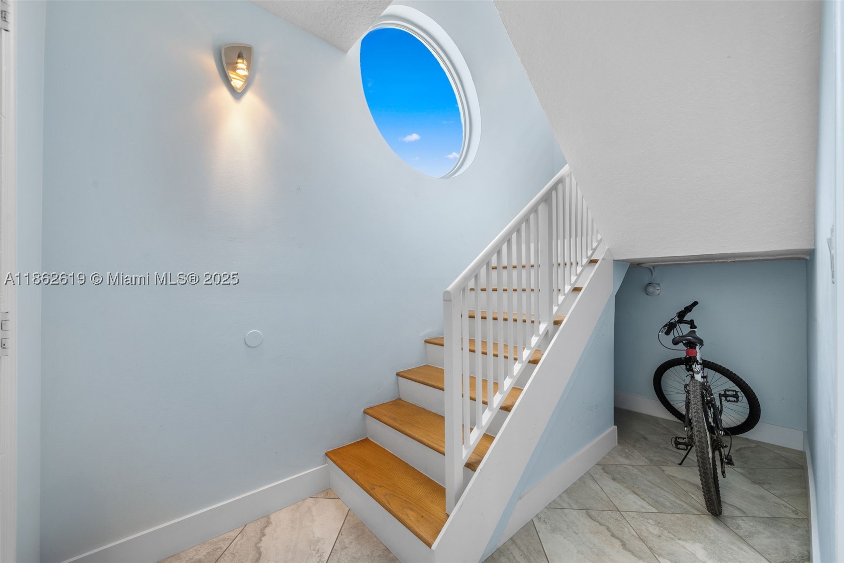 311 N Surf Rd 311 Property Photo 63