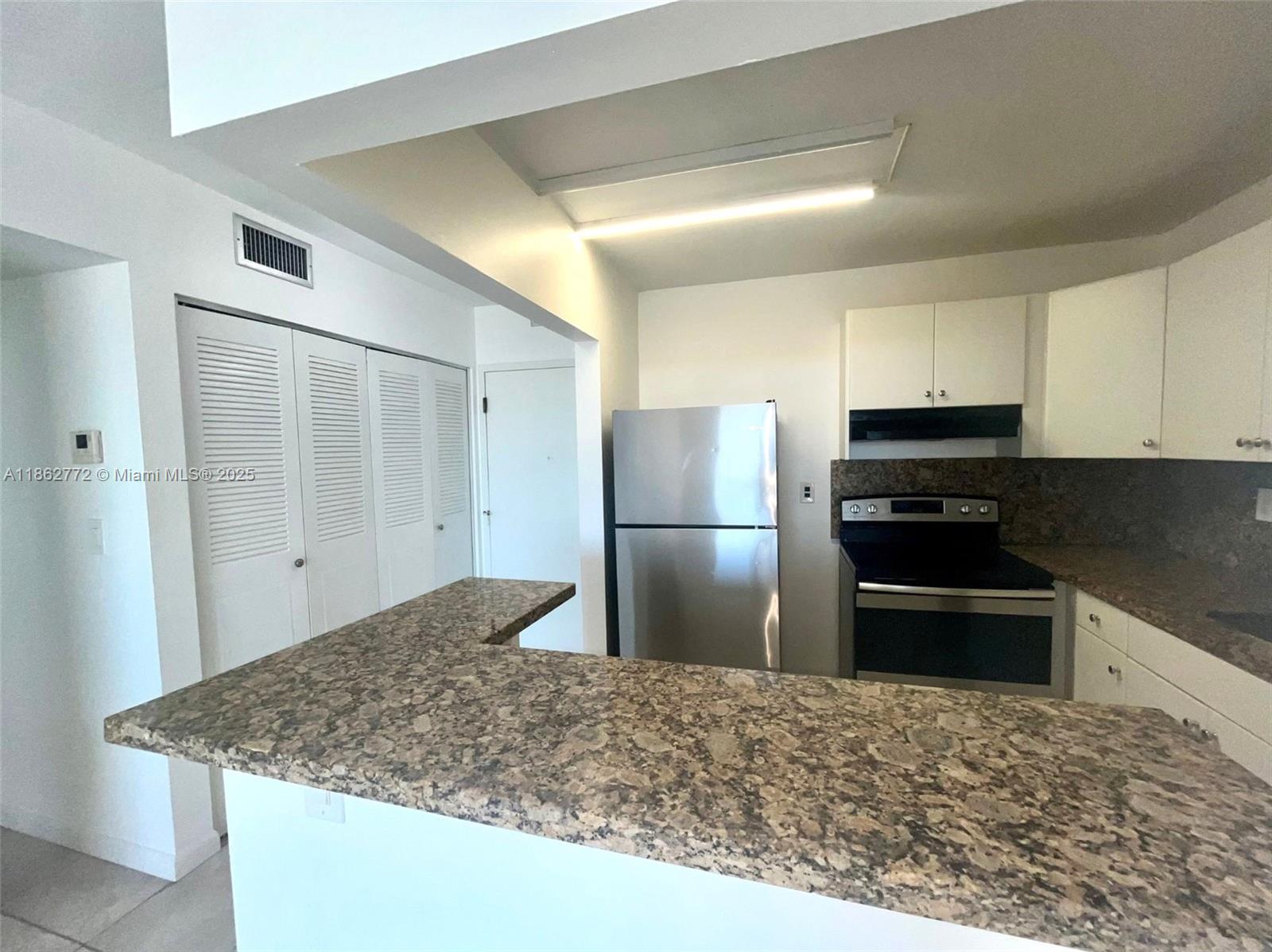 1465 NE 123rd St 814 Property Photo 1