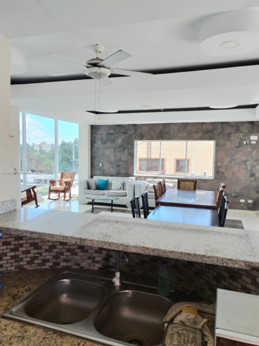 A11862943 Property Photo 2