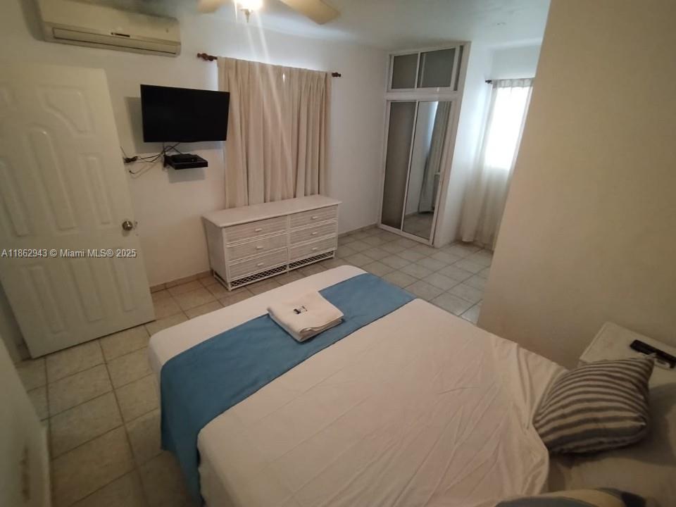 A11862943 Property Photo 4