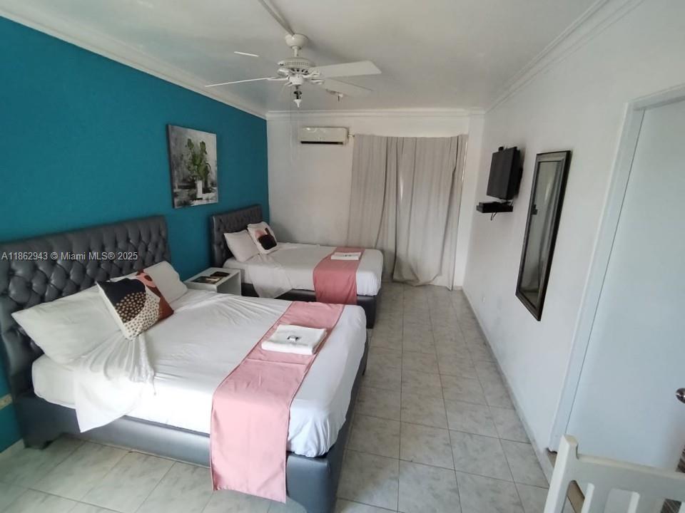 A11862943 Property Photo 10