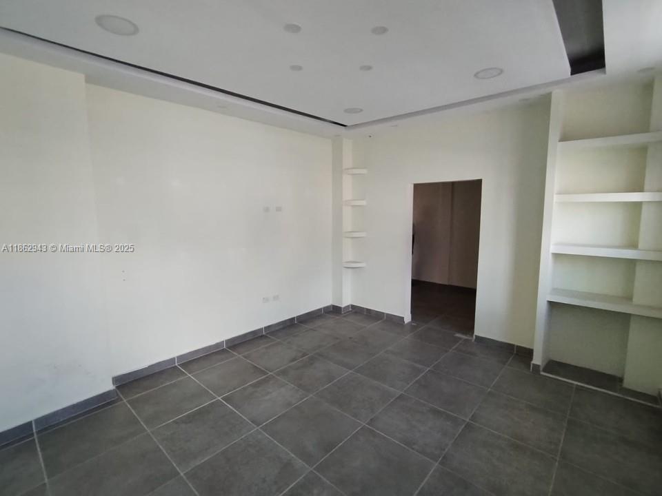 A11862943 Property Photo 12