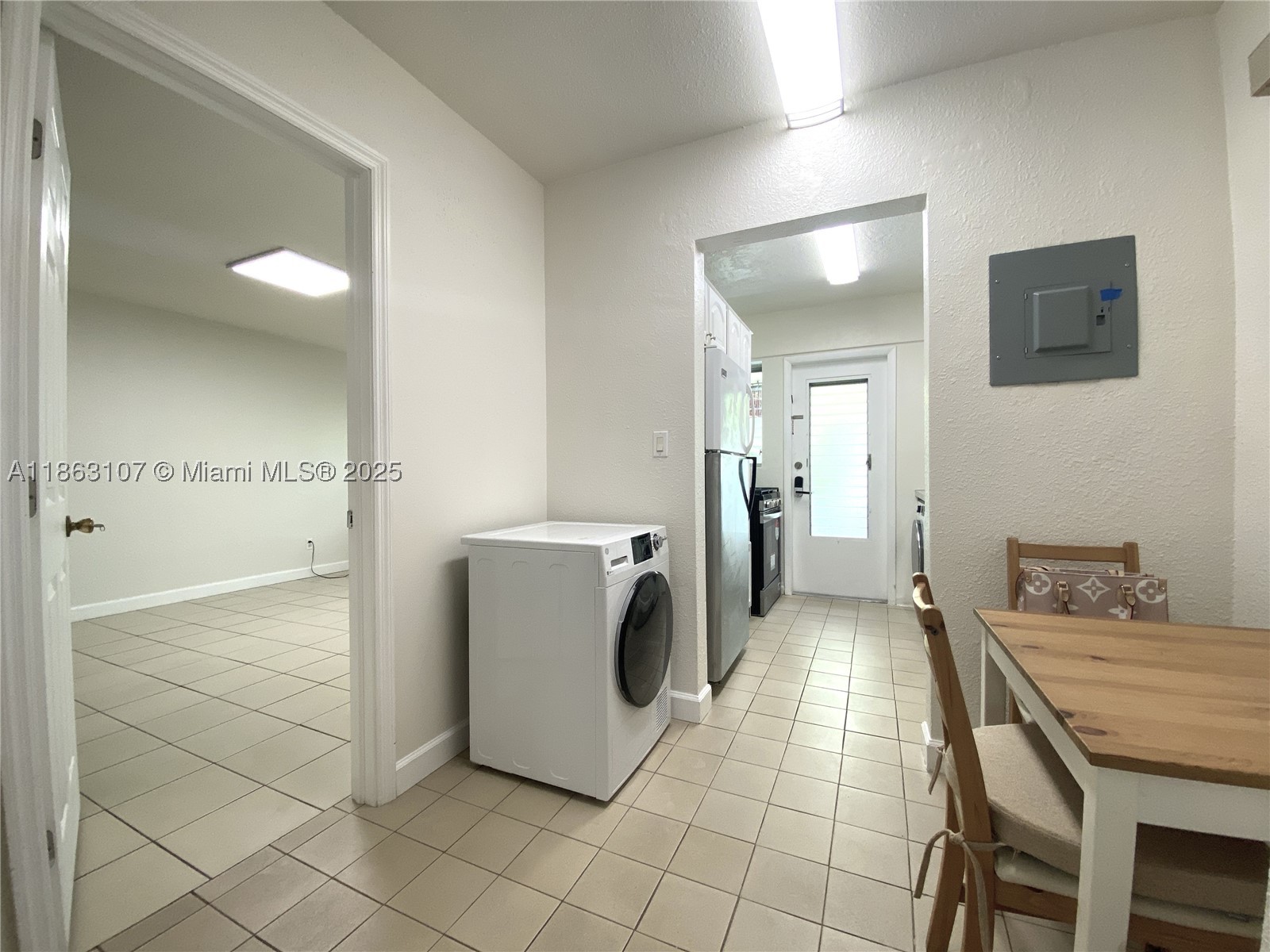 932 Euclid Ave 2 Property Photo 7