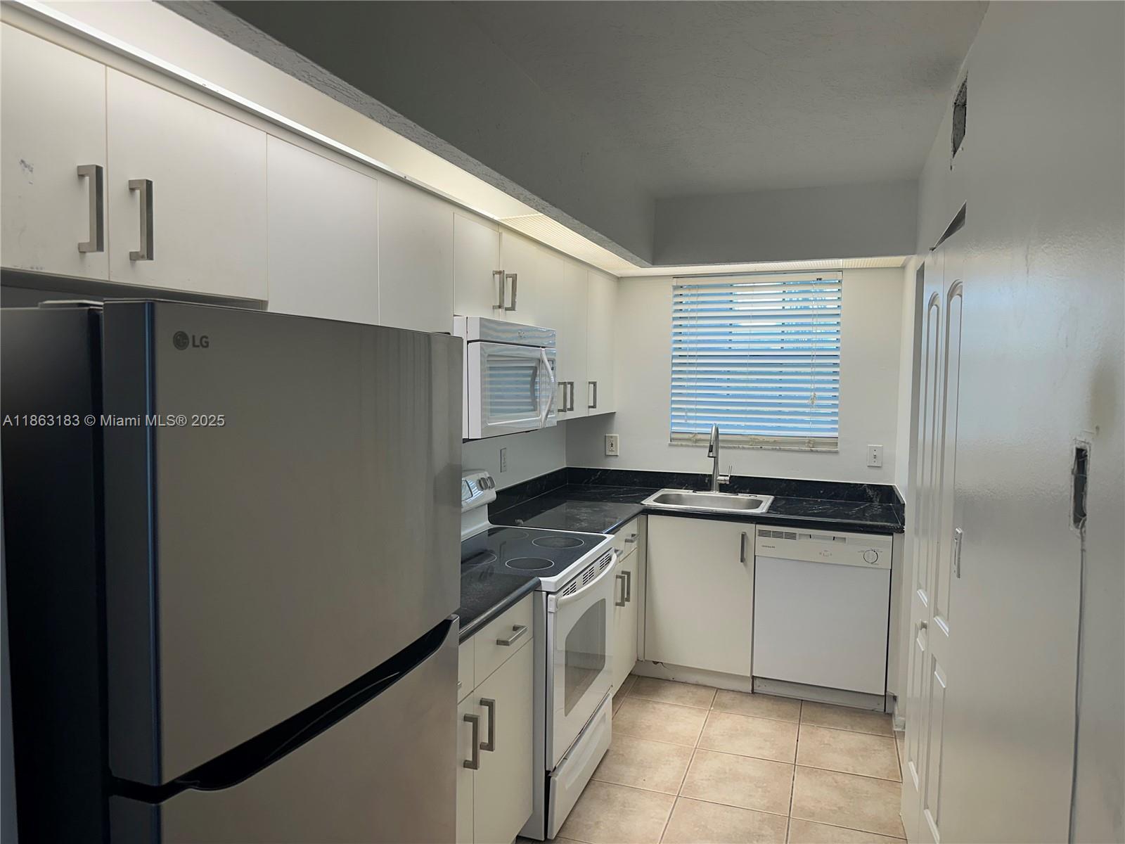 2638 Se 20th Ct 206-c Property Photo 9